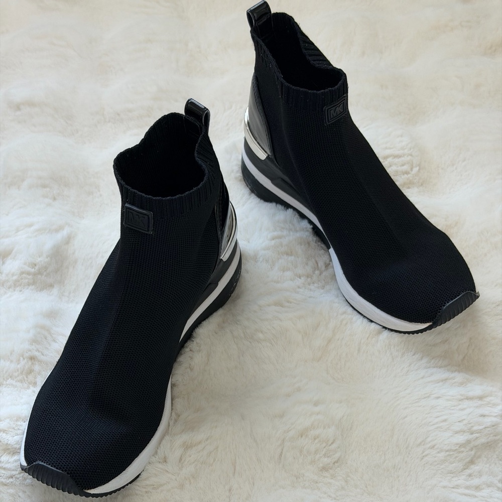 Michael Kors Skyler Stretch Knit Sock Black  High-Top Sneakers - 7